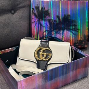 SOLD ‼️🚨 Gucci Arli Crossbody bag